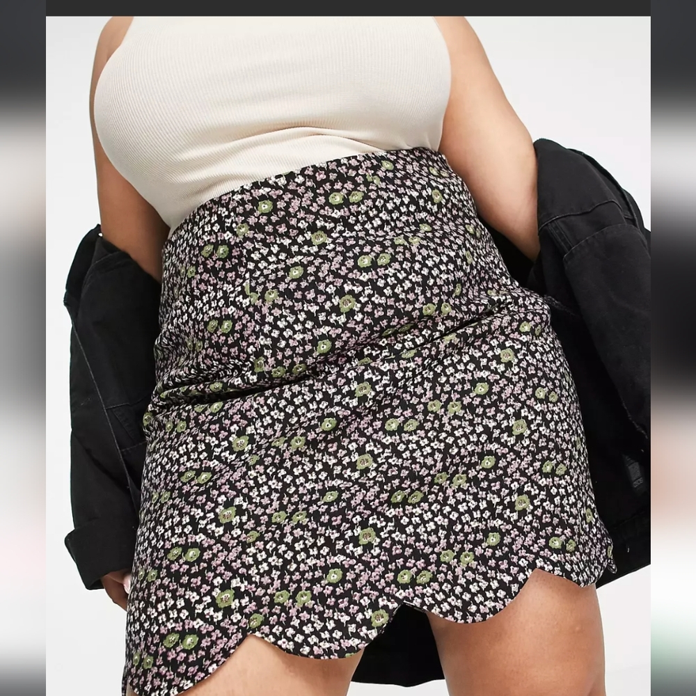 GLAMOROUS CURVE Floral Mini A-Line Skirt with Scalloped Hem 20 NWT - Picture 2 of 12
